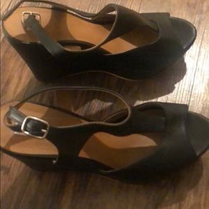 Black Wedges